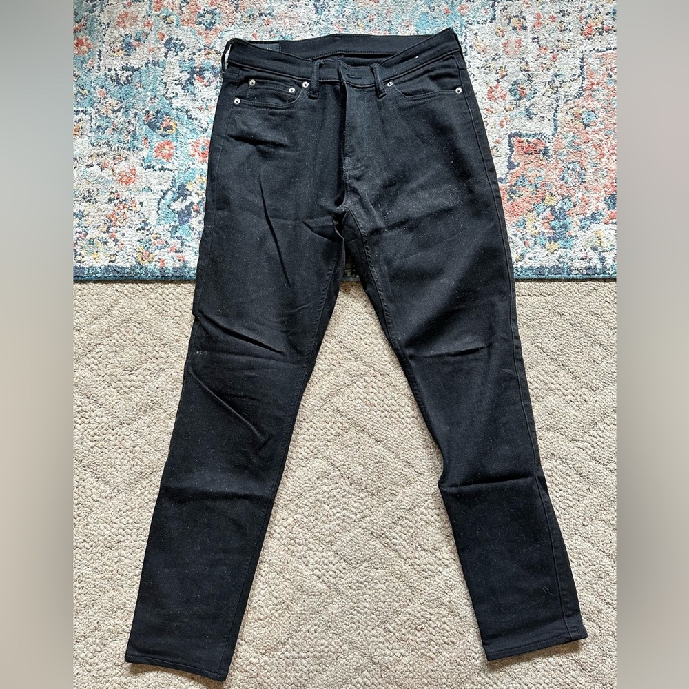 NWOT. Men’s black athletic skinny jeans